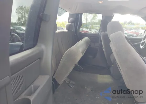 2005 Chevrolet Silverado 1500 z USA, uszkodzony, nr VIN 1GCEK19Z55Z239635